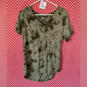 Old navy tie dye shirt
